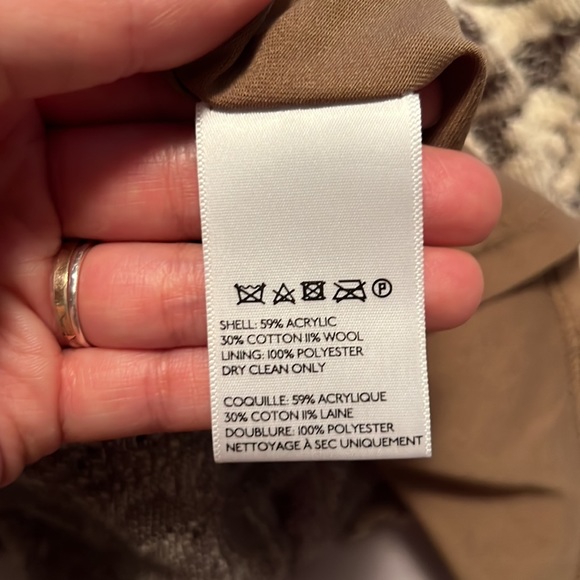 Lace mini dress with keyhole back detail - Picture 8 of 8